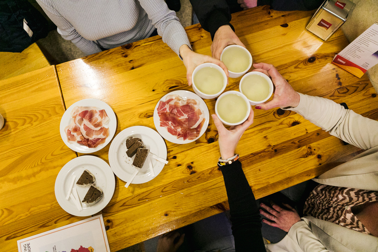 Porto: Walking Dinner Tour with Family-Owned Restaurants