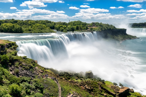 Niagara Falls, USA: Walking tour w/Cave and Maid of the Mist