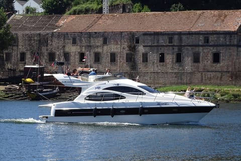Porto: Cruise on the Douro River - Discover Ilha dos Amores