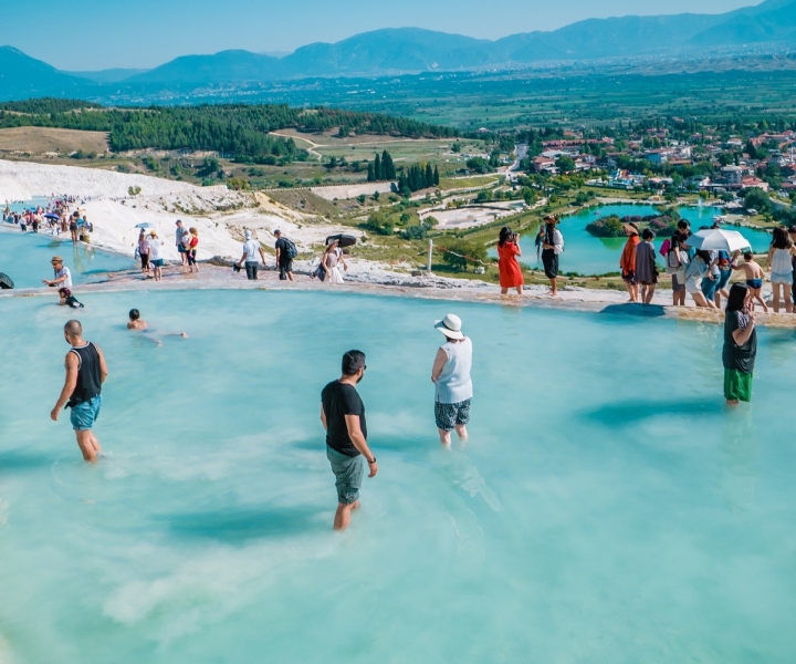 From Kusadasi: Pamukkale & Hierapolis Guided Tour with Lunch