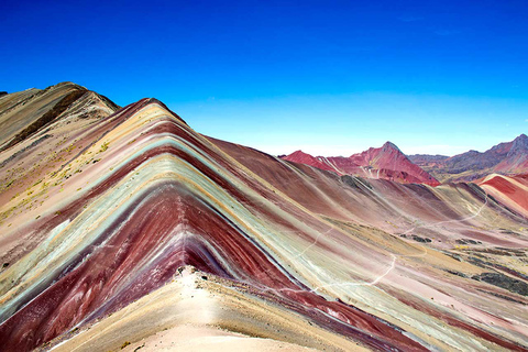 Desde Cusco: Machu Picchu + montaña 7 colores 2 Días 1 NocheMachu picchu fantástico + montaña 7 colores 2 Días 1 Noche