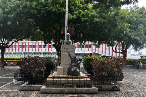 Old Town World Heritage: Historical Tour with a Local Guide