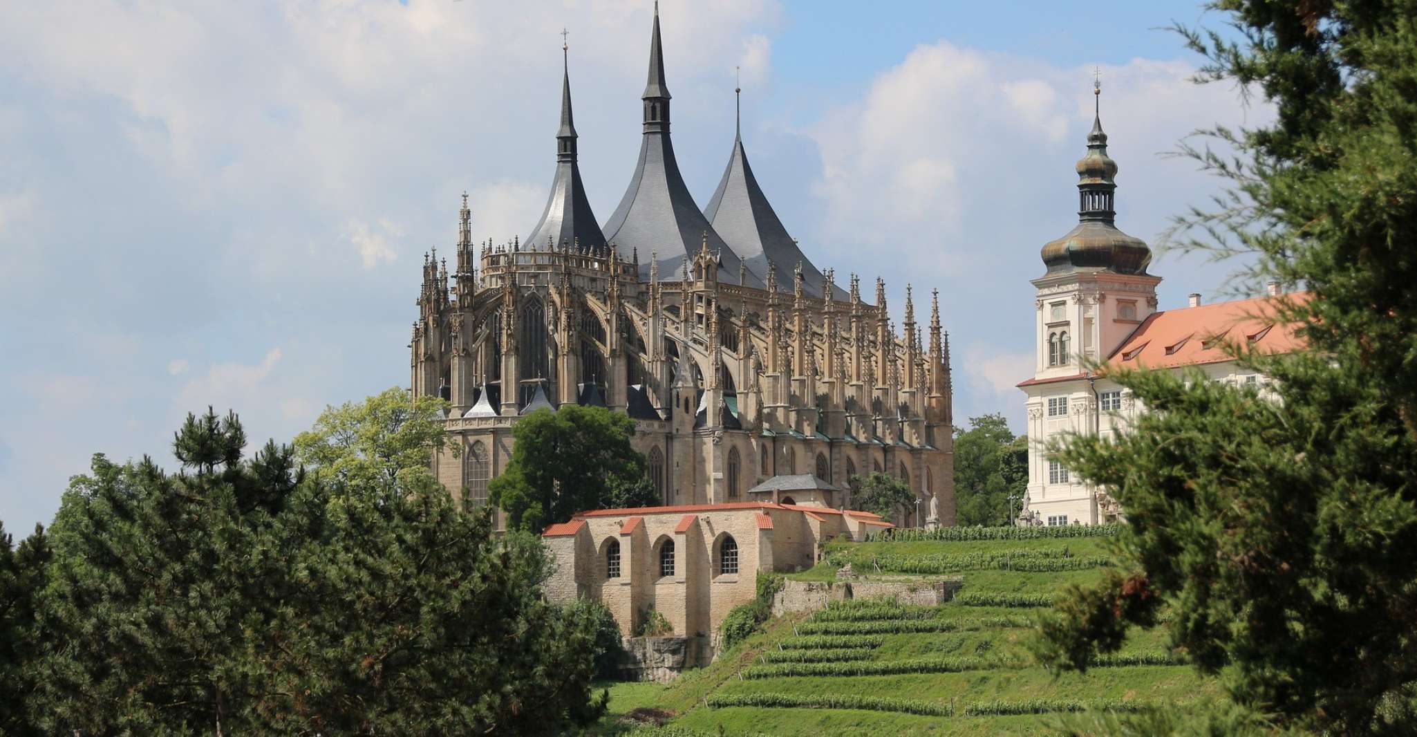 Prague, Kutná Hora and Bone Church with Round-Trip Transfer - Housity