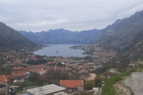 Kleingruppenreise Bucht von Kotor Perast Kotor und Budva kleinStandard Option