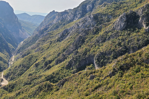 Depuis Tirana : Randonnée au lac Bovilla avec transferts à l'hôtel