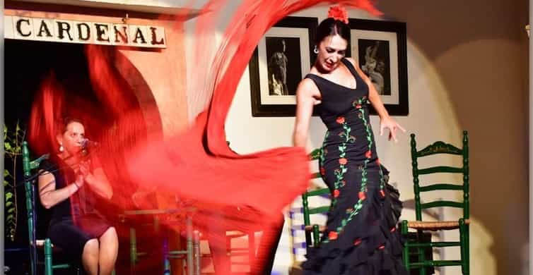 Córdoba: Flamenco Show Ticket with Drinks