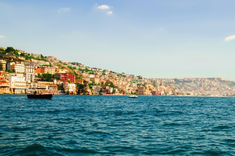 Neapel: Bootsfahrt bei Sonnenuntergang mit Aperol Spritz und SnacksNeapel Sonnenuntergangsfahrt mit dem Boot mit Aperol Spritz und Snacks