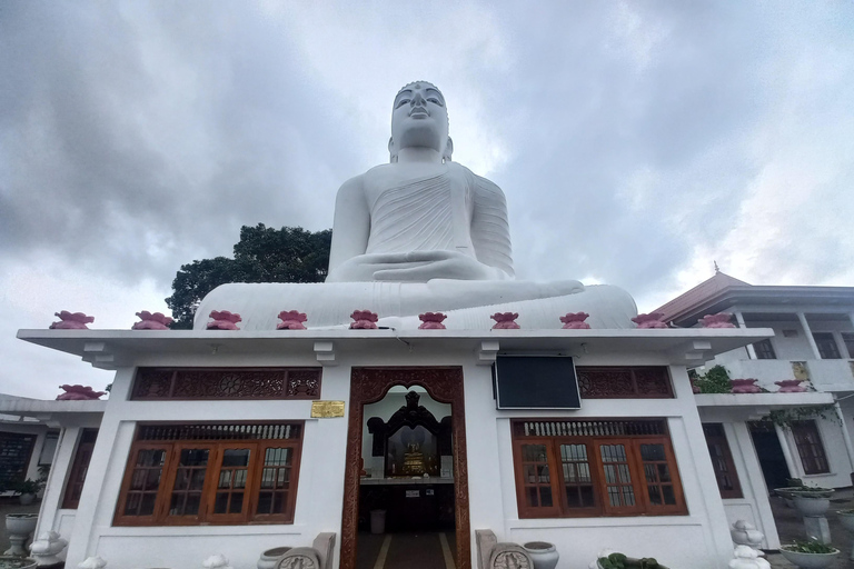 Kandy: Stadtführung mit dem Tuk Tuk kostenlose Abholung vom Hotel und Rücktransfer zum Hotel