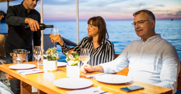 Dubrovnik: Sunset Dinner Cruise around the Old Town