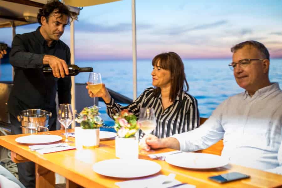 Dubrovnik: Dinner-Kreuzfahrt bei Sonnenuntergang durch die Altstadt. Foto: GetYourGuide