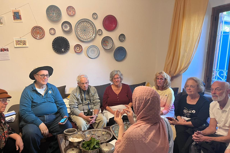 Cours de cuisine sur le thé et le pain marocains