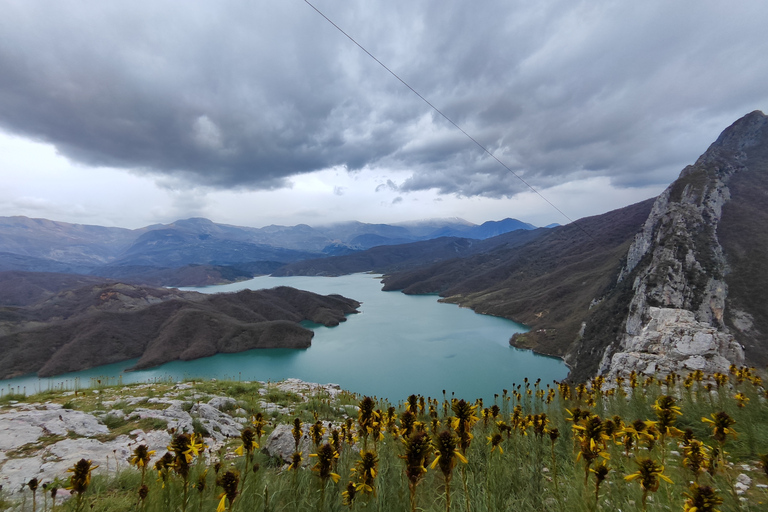 Van Tirana: Bovilla Lake-wandeltocht met hoteltransfers