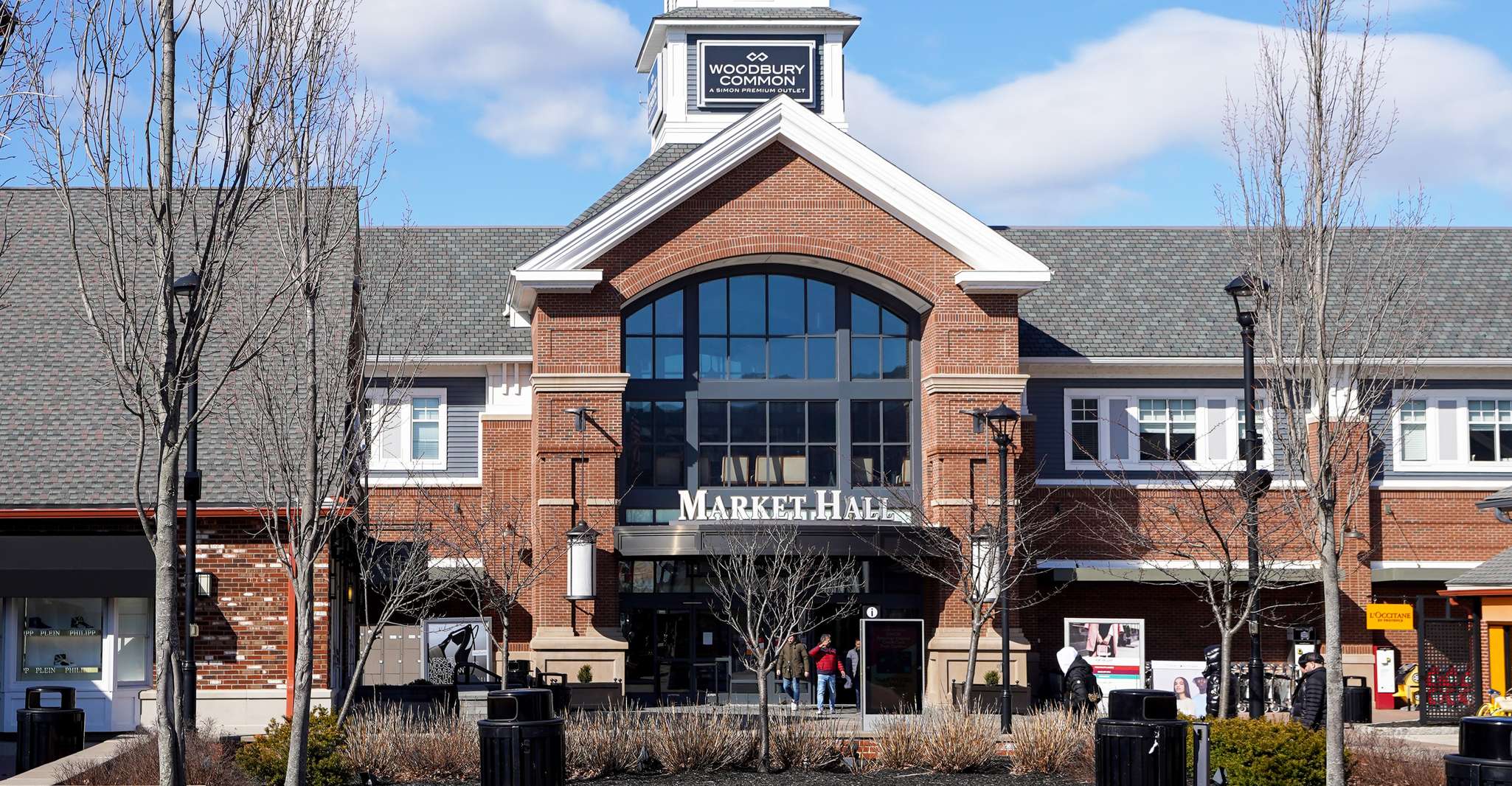 From NYC, Woodbury Common Premium Outlets Shopping Tour - Housity