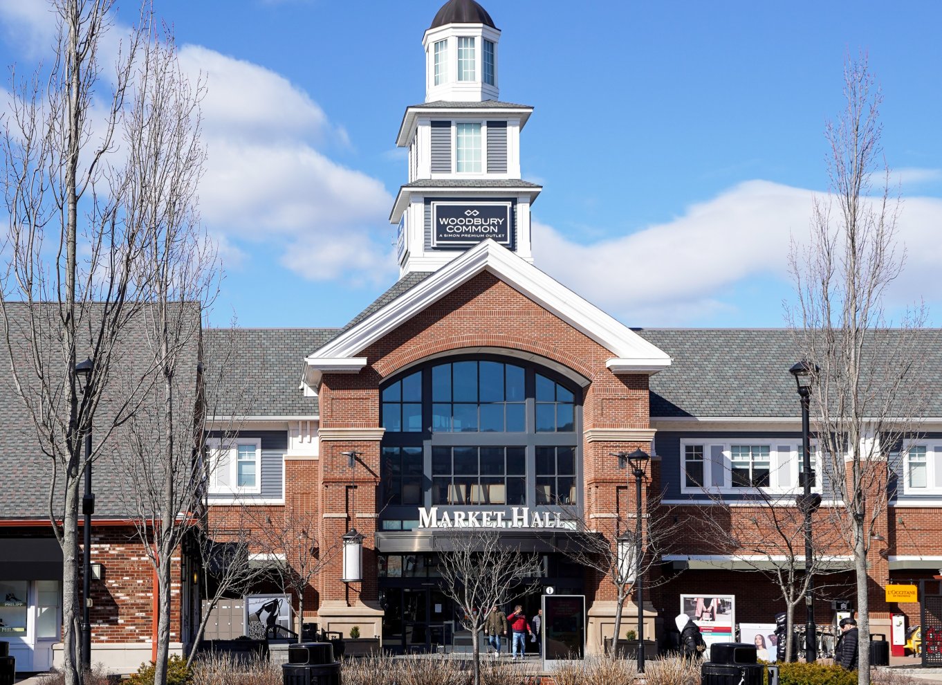 Woodbury Common Premium Outlets, another outlet option in New York