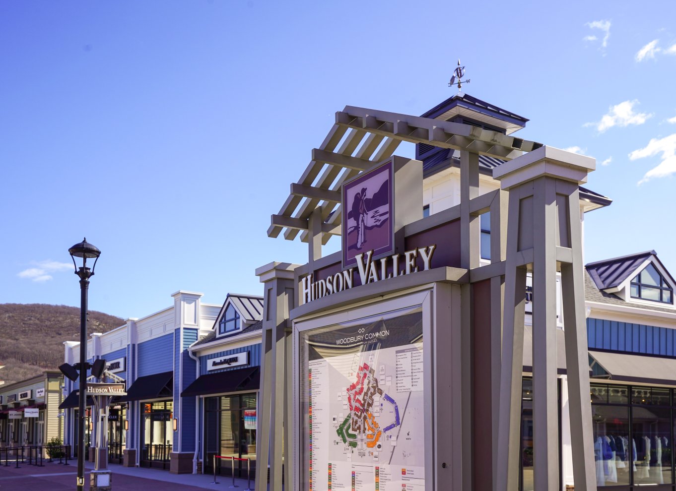 Furla Outlet, Woodbury Common Outlet - Central Valley - NY