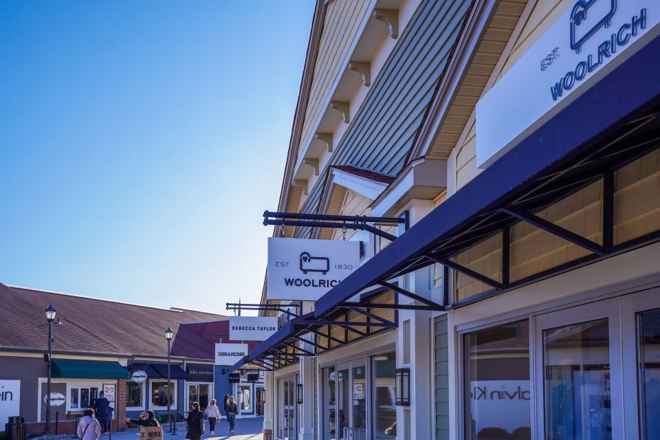 Designer Deals: Luxury Shopping at Woodbury Outlets! 
