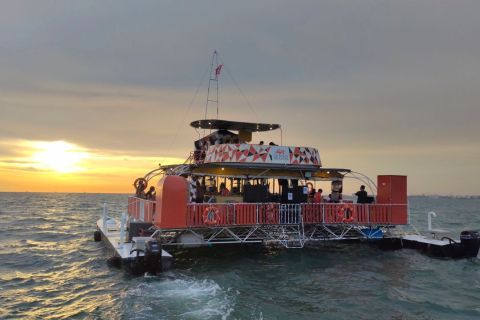 Port Dickson: Dragon Sunset Cruise with Salt Water Jacuzzi