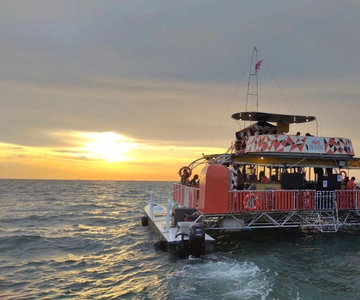 Port Dickson: Dragon Sunset Cruise with Salt Water Jacuzzi