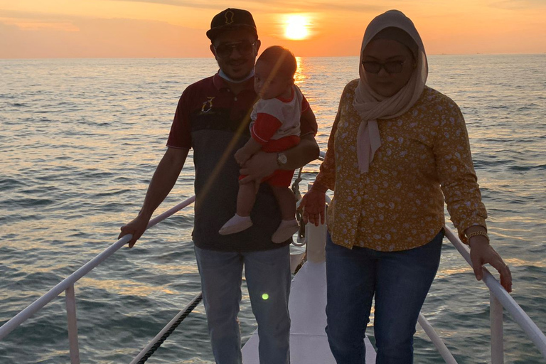 Port Dickson: Dragon Sunset Cruise with Salt Water Jacuzzi