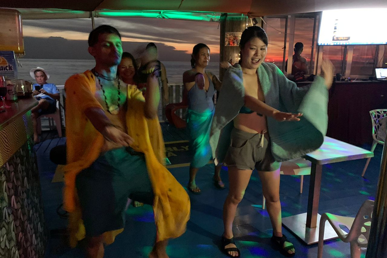 Port Dickson: Dragon Sunset Cruise with Salt Water Jacuzzi