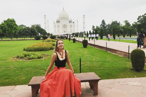 Vanuit Delhi: Private Sunrise Taj Mahal TourTour met alleen auto en gids