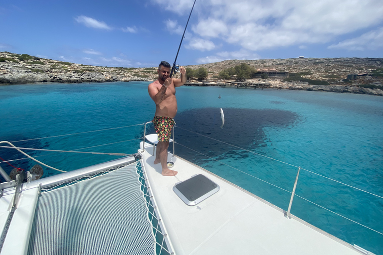 Rethymno: Crucero Privado en Catamarán con Comida y Bebidas