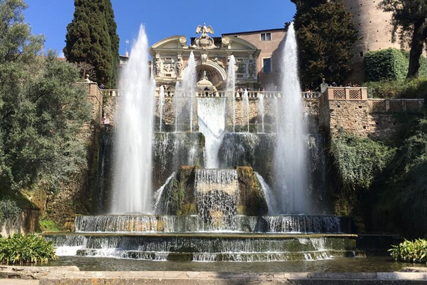 Desde Roma: Excursión guiada de un día a los Jardines de Tivoli y la Villa Adriana
