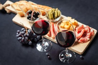 Ostuni, Tasting and Aperitivo in a Winery - Hizvo