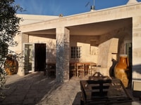 Ostuni, Tasting and Aperitivo in a Winery - Hizvo