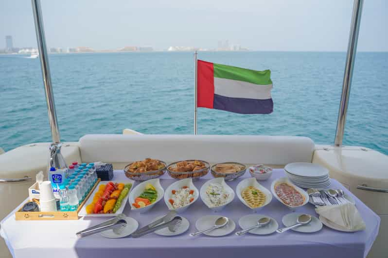 vida dubai marina & yacht club breakfast