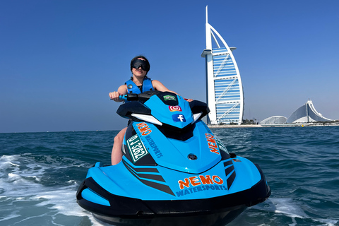 Dubai: Noleggio di moto d&#039;acqua al Burj Al Arab con gelato e foto