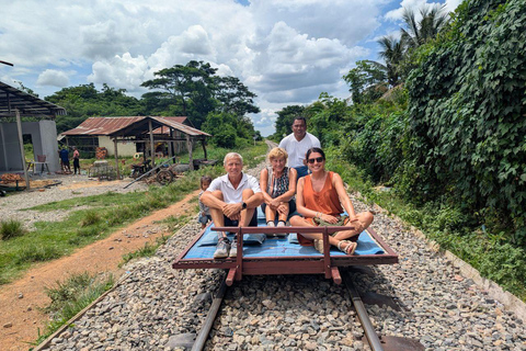 Phnom Penh-Potteryvillage-Bamboo Train-Betcave-Battambang
