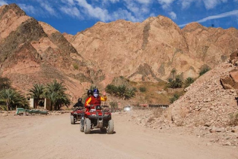 Sharm El Sheikh : Excursion dans le désert et les sports de mer avec déjeuner