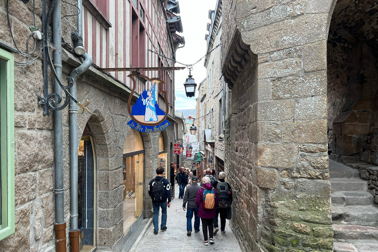 Mont Saint Michel: Walking Tour & Optional Abbey Ticket Tour in French Without Abbey Ticket