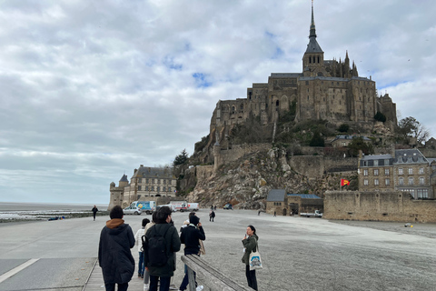 Mont Saint Michel: Walking Tour & Optional Abbey Ticket Tour in French Without Abbey Ticket