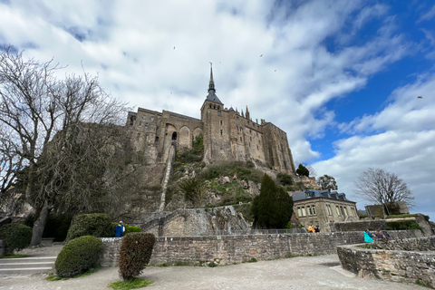 Mont Saint Michel: Walking Tour & Optional Abbey Ticket Tour in French Without Abbey Ticket