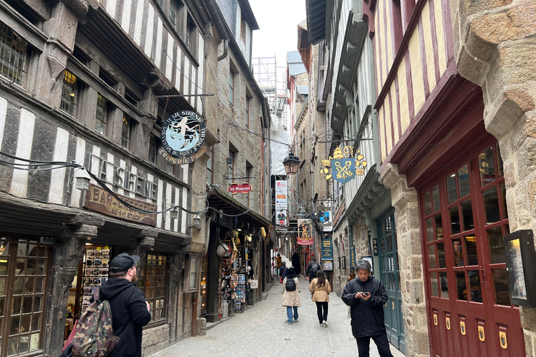 Mont Saint Michel: Walking Tour & Optional Abbey Ticket Tour in French Without Abbey Ticket