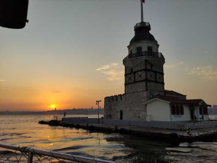 Estambul: Crucero Al Atardecer Por El Bósforo Con Aperitivos Y Bebidas ...