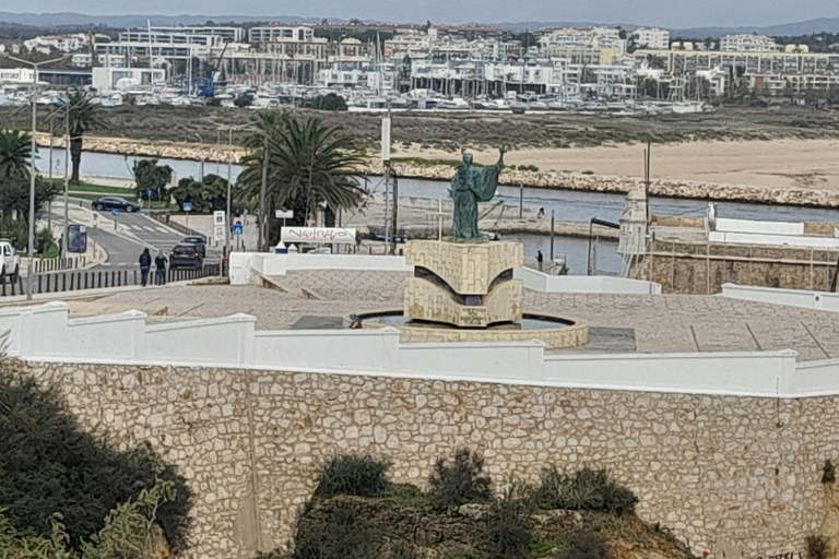 Tour della città di Lagos e escursione in barca a Ponta da Piedade di mezza giornataTour privato di mezza giornata di Lagos e Ponta da Piedade