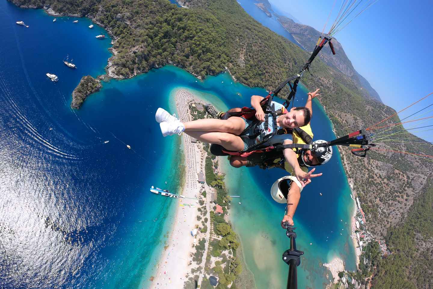 オルデニズ上空を飛ぶババダグ・タンデムパラグライダー体験