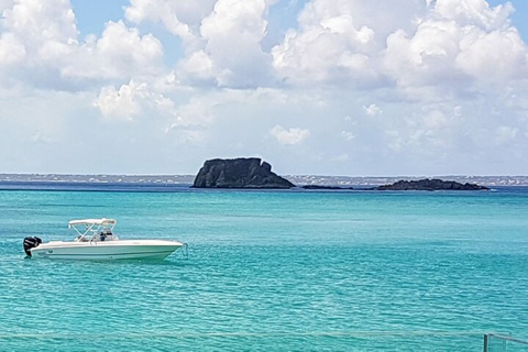 St Martin: excursão de barco particular de dia inteiro para Anguilla com bebidas