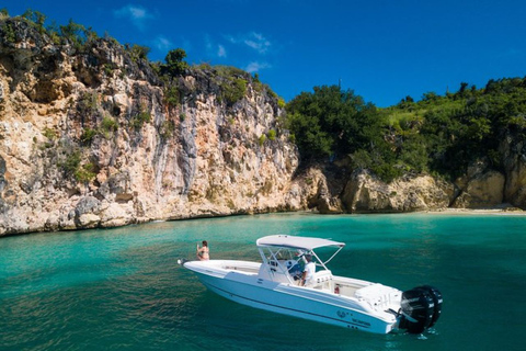 St Martin: tour privato in barca di un&#039;intera giornata ad Anguilla con bevande