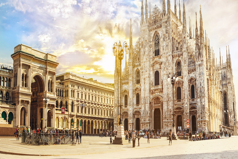 Bike Tour of Milan Old Town, Top Attractions & Nature 4-hour: Old Town & Sforza Castle by Bike