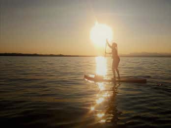 Lake Garda: Stand Up Paddleboard Experience with Dry Bag