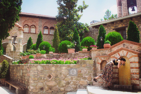 Meteora: Monasteries Tour, Lunch, and Athens Transfer Option Meteora Tour with Lunch and Roundtrip Athens Transportation