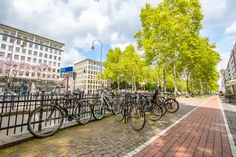 Cologne: Capture the most Photogenic Spots with a Local