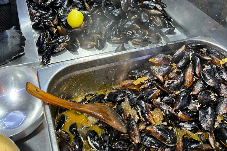 Istanbul: tour gastronomico guidato di cibo di strada e mercati