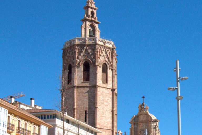Zwischen zwei Toren: Eine selbstgeführte Audio-Tour in Valencia