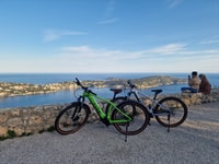 Giro in bicicletta elettrica a Villefranche con guida locale - Hizvo