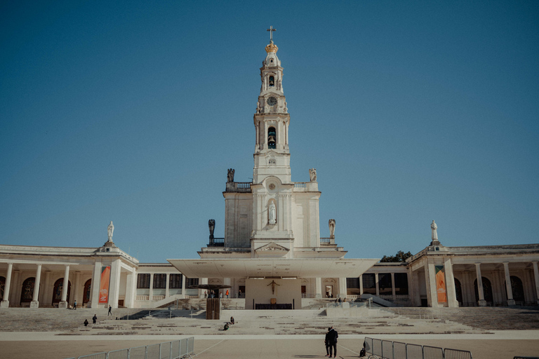 De Lisbonne: excursion d'une demi-journée à FátimaLes merveilles de Fatima : visite de la capitale religieuse